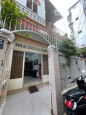 bán nhà thật bề ngang lớn phòng ngủ cực rộng, 02 tầng, dt 4,8x9m