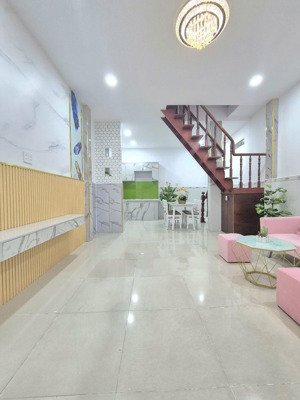 bán nhà lũy bán bích gần đầm sen nhà mới ở ngay