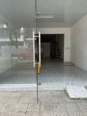 cần bán nhà mặt tiền đường quách thị trang - hoà xuân - vị trí thuận tiện kinh doanh - gọi minh