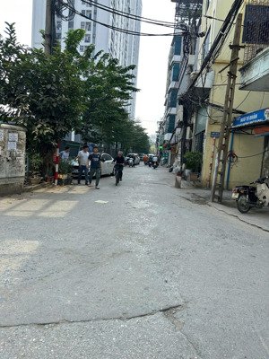 32m2 5 tầng ngõ 279 hoàng mai- gần chung cư felishome .