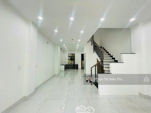 chính chủ cho thuê nhà phố view công viên nhà hoàn thiện nội thất mới đẹp, dt 5x20m 5 pn, giá 30tr