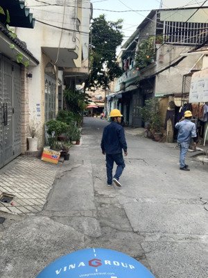 bán nhà hẻm oto, hai mặt tiền - chạy được đường trường chinh, thông ra chợ lạc quang, giá chỉ 8 tỷ