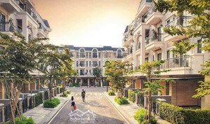 the classia quận 9. dt 5x18 xây 4 lầu. sổ hồng riêng . giá tốt. nhà thô tiện decor. giá 16.9 tỷ