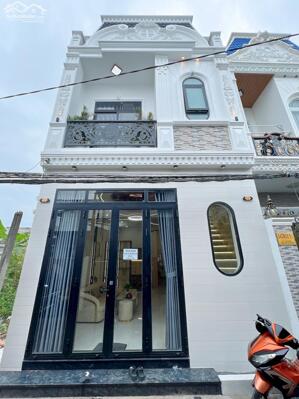 Nhà trệt lầu xây mới 3 phòng ngủ - Hẻm liên tổ 12-20 Nguyễn Văn Cừ