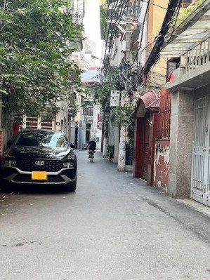 bán nhà phân lô quân đội, lô góc,5 tầng, gara oto 7 chỗ,ngõ to ôtô tránh, dân trí cao gần ngã tư sở