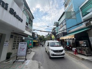hot 2 tỷ hơn, xe tải đậu cửa 3 căn ra mt đường 27 q. tân phú, vừa ở vừa kinh doanh, 2pn 2wc 42m2 sd