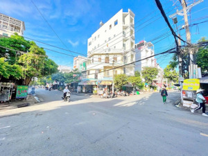 cần bán góc mt đường số 10, tân quy, q7 giá bán: 8,8 tỷ (có hđ thuê 25tr/th) dòng tiền ổn định