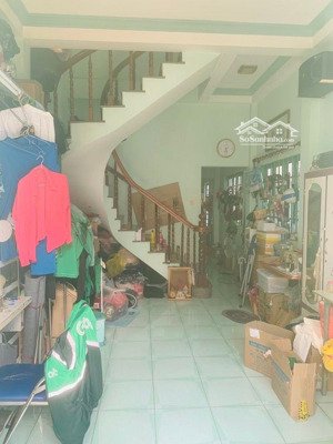 gần 70m2 nhà 2 tầng cách phú mỹ hưng 500m giá chỉ 4,9 tỷ