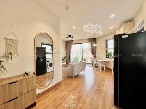 căn hộ 1 phòng ngủ cao cấp - nội thất sang trọng - khu vực đông, vui, nhiều nhà hàng, quán ăn