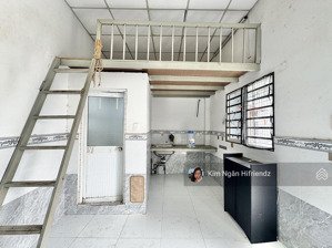 cho thuê phòng trọ có gác và có ban công - gần ngay tttm gigamall - siêu thoáng - được sơn sửa lại