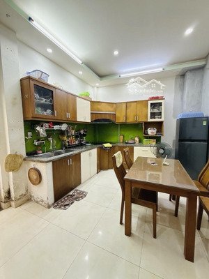 bán nhà hxh 8m - nguyễn văn đậu xe hơi vô nhà chỉ nhỉnh 8 tỷ