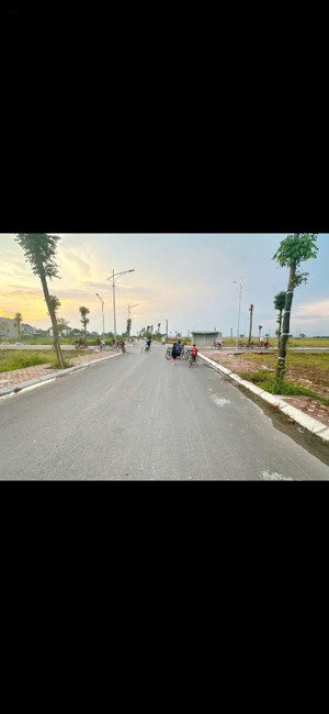 bán nhà an khánh, hoài đức, | 40 m2 -5 tầng - mặt tiền 4.5 m, sổ vuông vắn, sẵn sàng giao dịch