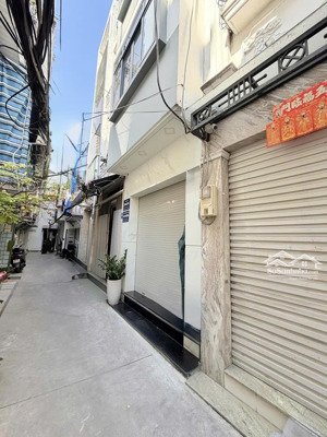 nhà ngay trần hưng đạo-nguyễn văn cừ , 4 tầng st btct - sát q1 - nhà mới vào ở ngay - nhỉnh 6 tỷ