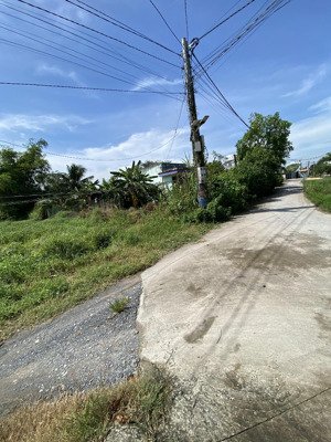 đang vay ngân hàng 1tỷ3 bán gấp nền đất tại đức hoà đông, đức hoà