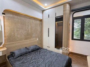 nhà mới hoàng đạo thành, 35m2, 5tầng, phòng master siêu rộng, ngõ thông oto nhỏ qua. full nội thất