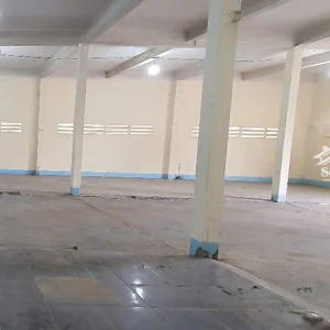 kho diện tích 300m2 cần cho thuê ở đường bùi văn ba đường xe cont