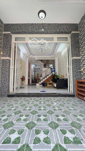 bán nhà cchủ 3 tầng / sân rộng- 3 pn- gần mt lê văn lương- lottlemart- 40 m2- tặng nt- xách va ly ở