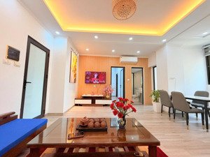 bán nhà như hình, dt 60m, 2pn, full nội thất, chung cư b11 nam trung yên, giá 5.68 tỷ:0981,129,026