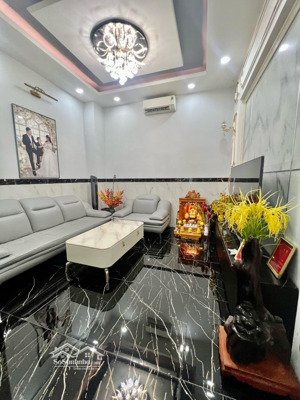 nhà 3 tầng gần chợ long trường bán nhanh trước tết