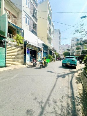 nhà mặt tiền 5 tầng phường 4 phú nhuận- dt 43m2 giá chỉ hơn 10tỷ