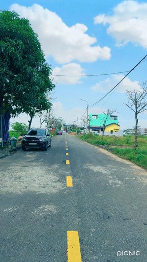 đầm sen gần minh mạng, hướng mát, thông ra sông. giá tốt