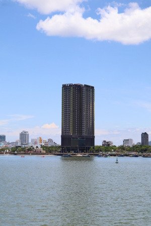 chủ đi nước ngoài cần bán gấp căn 1pn + 1 tầng cao view biển nội thất cao cấp