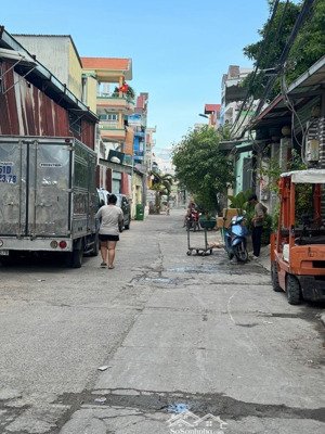 4x25m, 5 tầng, cách 1 căn mặt tiền - giáp tân phú - q6 - khu tên lửa, vị trí kd - mở văn phòng