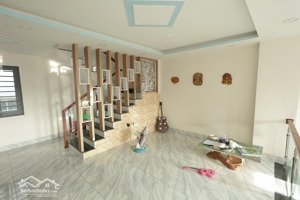 nhà đẹp 4 tầng, 130m2, ngang 5m, nở hậu ngay hà huy giáp chỉ 7.5 tỷ
