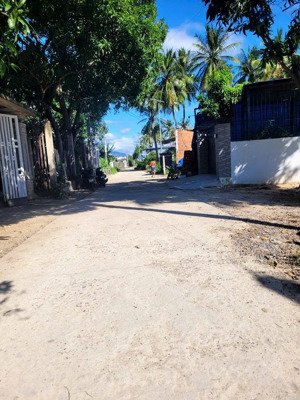 bán đất 150m2 full thổ. 1 sẹc lê thánh tông, bắc cam ranh khánh hòa