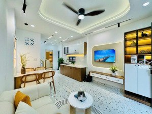 5,3 tỷ - nhà xinh 33m2 mới tinh sang trọng - 3 phòng ngủ - full nội thất - gần mt đường bạch đằng