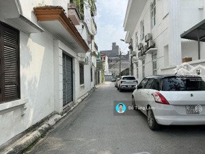 cần bán 100m2 nhà 2 tầng cách mặt đường nguyễn văn linh 50m. đường ô tô tránh, phù hợp vp