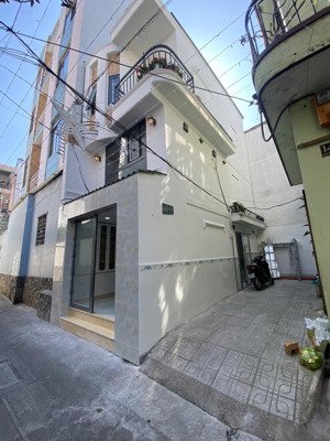 nhà lô góc hxh- khu ẩm thực phan xích long q.bt - 27m2- 3tầng- giá 6,95 tỷ