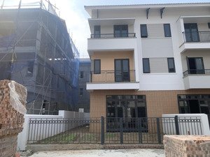 bán căn góc đặc biệt 170m2 full giá 11tỷ2 , vào 30% miễn lãi , gốc 12 tháng!