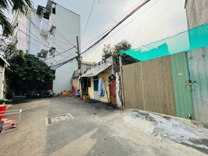 đất ngang 6m ngay đường 339 hxh tiện xây mới gần 60m2 chỉ 6.3 tỷ phước long b