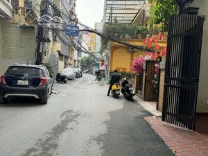 cho thuê nhà tầng 1 ngõ 104 nguyễn phúc lai, 45 m2 vuông, mt 4,1m, ngõ 7 m