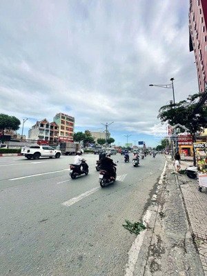 chỉ 6tỷ19 -nhà mới 105m2x2tầng sát mặt tiền trường chinh, q12 -500m sang gò vấp