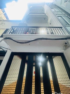 toà nhà cho thuê căn hộ dịch vụ - trung tâm đống đa - dòng tiền 500 triệu/ năm - 6 tầng thang máy