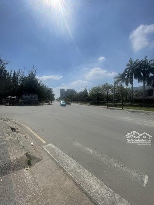 bán gấp biệt thự lô góc 2 mtkd 30m đường 1( kdc dương hồng) 334m2, shr, hcđ, chỉ 52 tỷ.