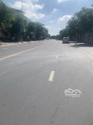 bán khách sạn dòng tiền đông hoà 120m2 6 tầng 16 tỷ