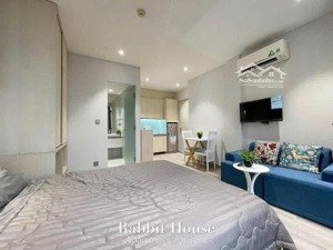 một phòng ngủ luxury siêu phẩm ban công trời