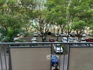 hiếm có khó tìm, căn hộ 235m2, tầng thấp có terrace, nhìn công viên lớn, góc 3 mặt thoáng