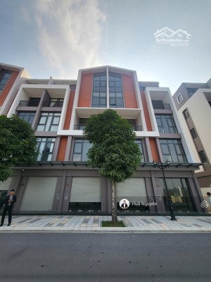 căn phố biển 16 (56m) đối diện 43 tòa chung cư mik giá chỉ 9,x tỷ.