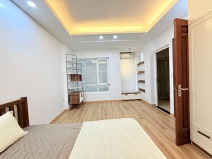 chính chủ gửi bán nhà hoàng quốc việt 32m 5 tầng 7.85 tỷ