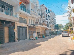 nhà mới 56m2x4 tầng đường 10m cách lê đức thọ gò vấp 800m 6tỷ49