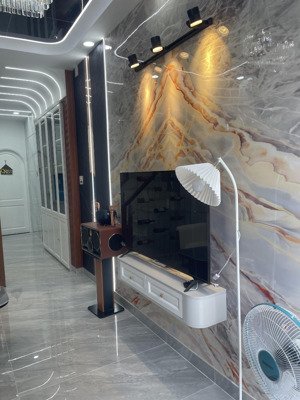 nhà tân phú- khu ẩm thực - đường 8m- full nội thất cao cấp