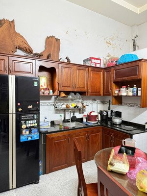 2 mặt tiền hẻm nhựa 8m hiếm có đường số 3, bình tân.
dt: 6 x 16m, đất đẹp, vuông vức giá 6,39 tỷ