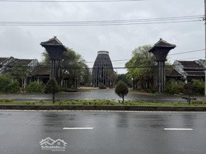 lô đất biển 4mặt tiền 3852m2 giá chưa đến 17tr/m2 qua rẽ quá hiếm, ngay bãi tắm hà my 