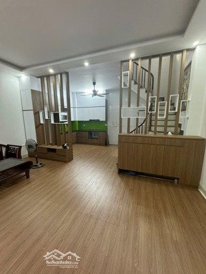 mặt tiền 6m định công hạ, dt 43m2 4 tầng giá 8.98 tỷ! không có căn thứ 2