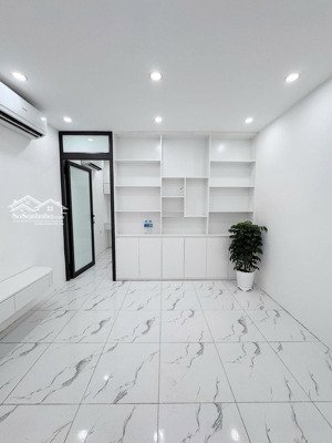 hàng hiếm tại trường chinh, 4,5 tỷ, 25m2, 2pn, 2wc, sổ đỏ đầy đủ