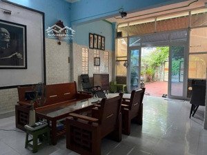 cần tiền bán nhà 2 tầng 271m2 mặt tiền liên chiểu siêu rẽ chỉ 32tr/m2 ,ngay trung tâm 